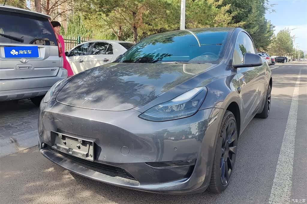Tesla Model Y, 2023 1