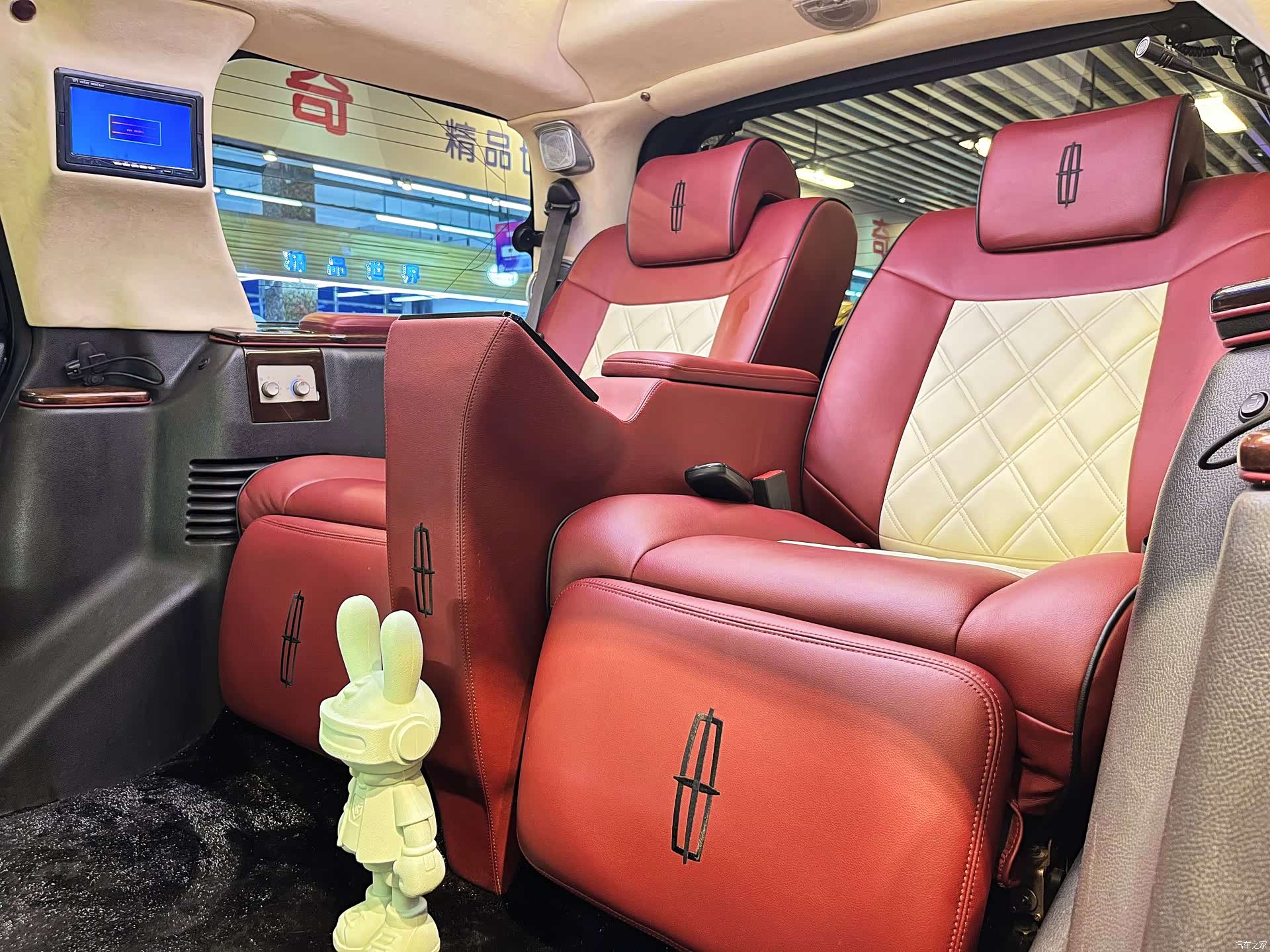 Lincoln Navigator, 2011 22