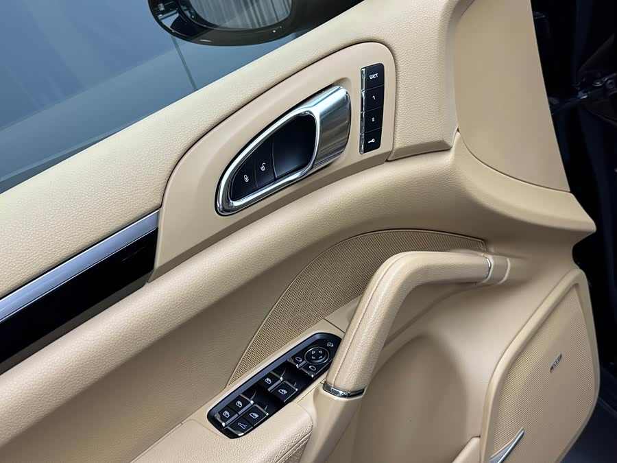 Porsche Cayenne 2017, фото 11