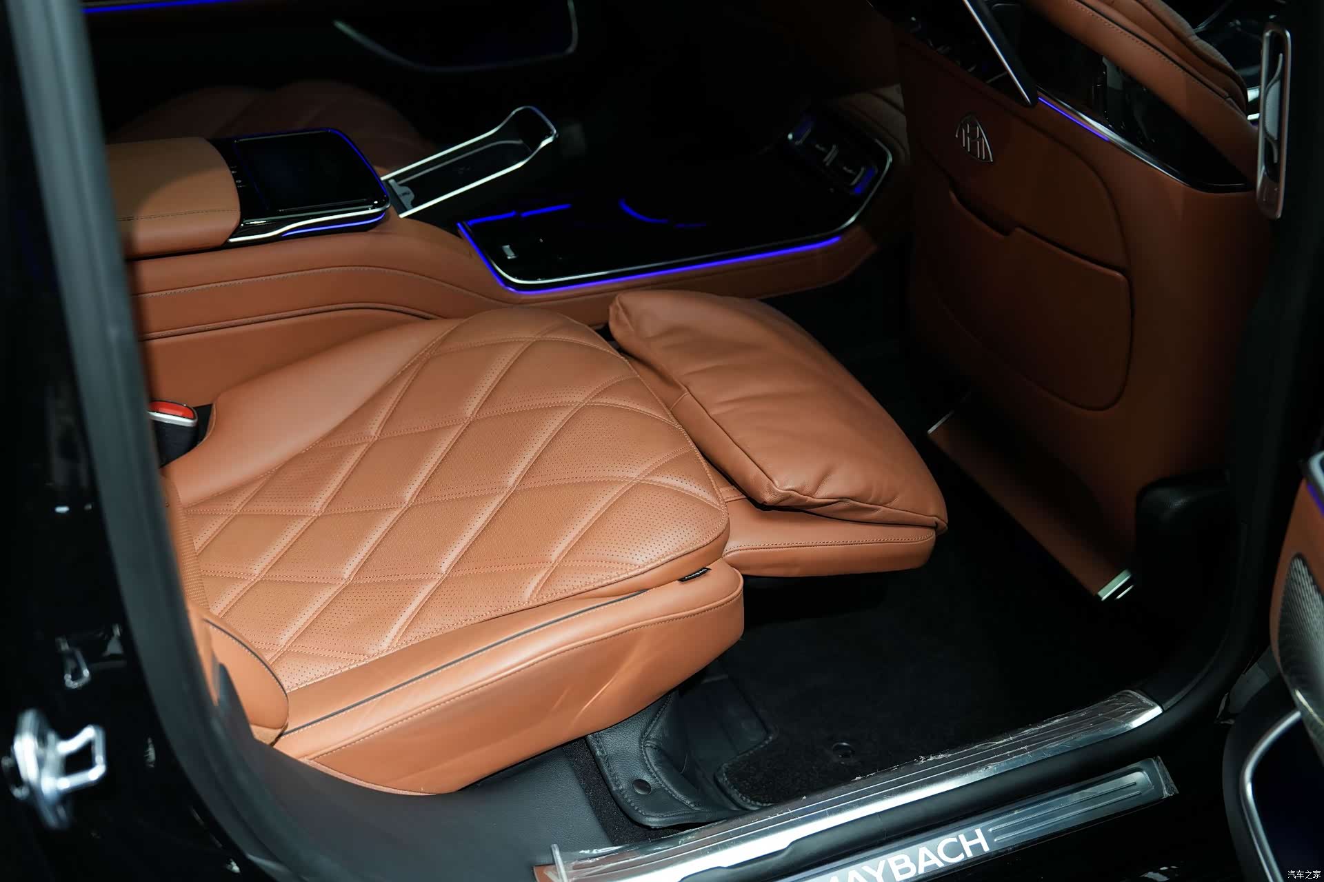 Maybach S-Class, 2023 12