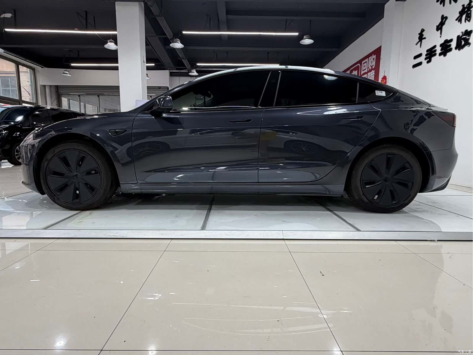 Tesla Model 3, 2025 4