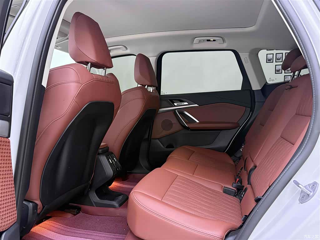 BMW iX1, 2026 20