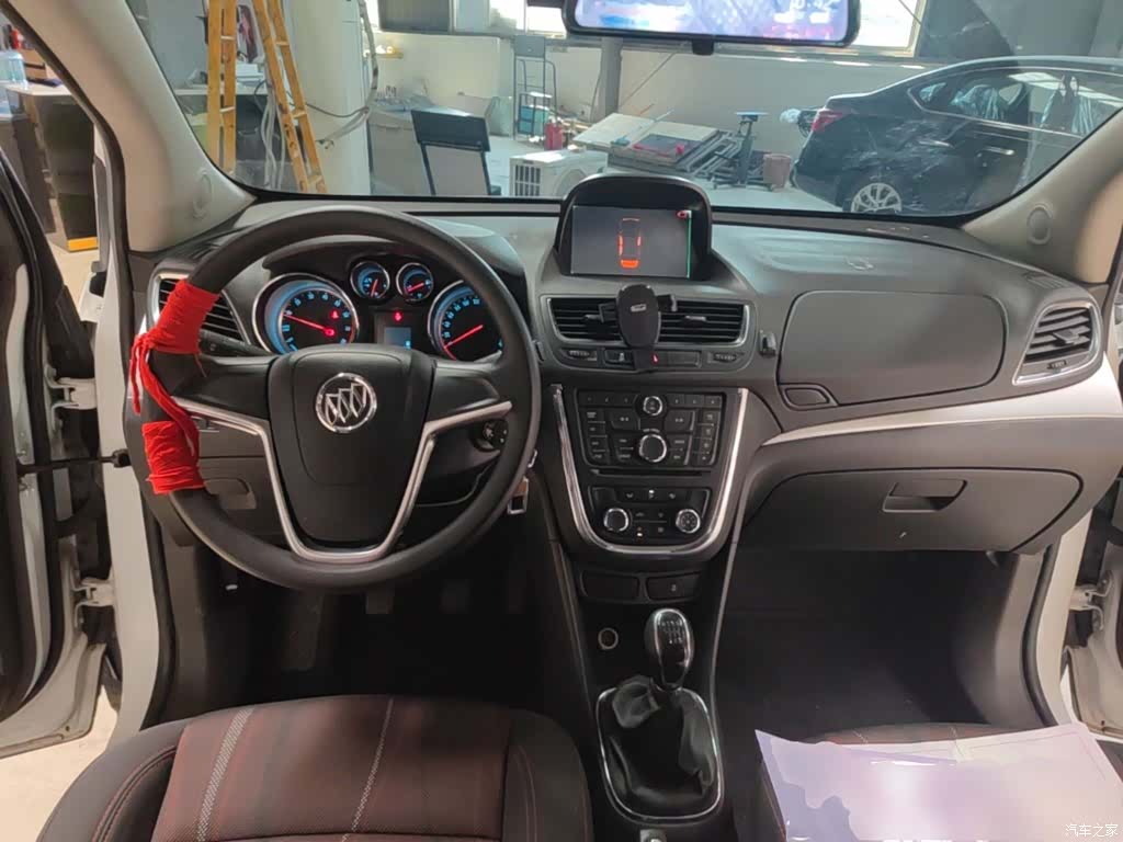 Buick Encore, 2015 10