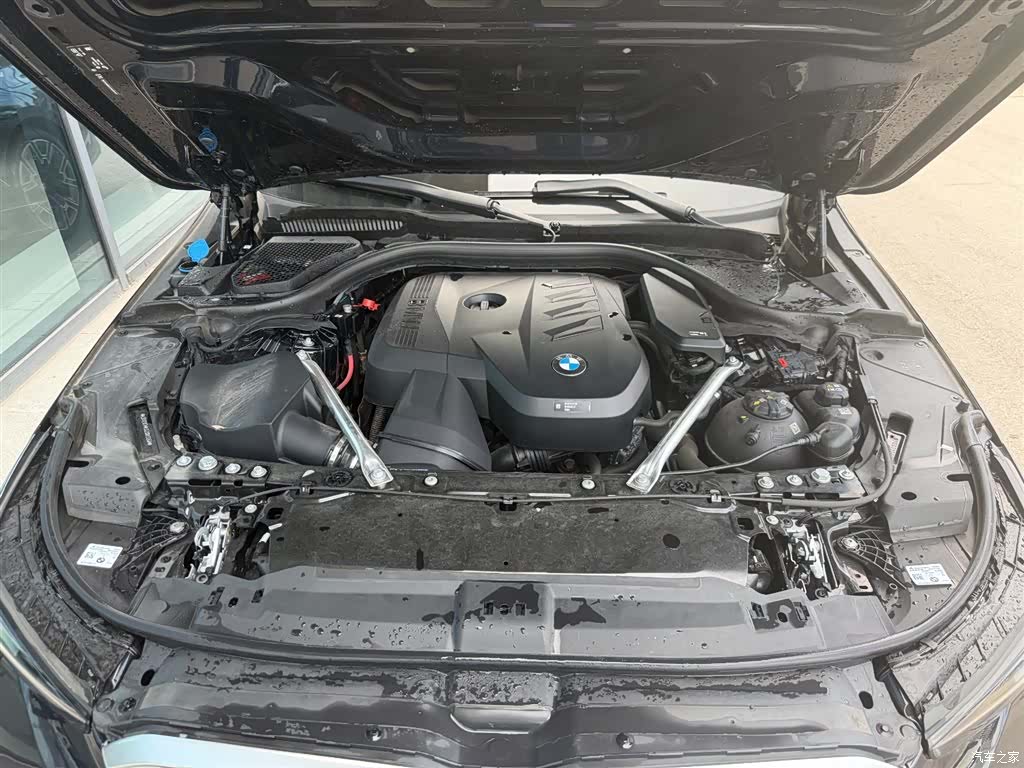 BMW 5 Series, 2025 12