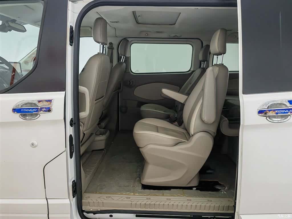 Ford Tourneo, 2017 15