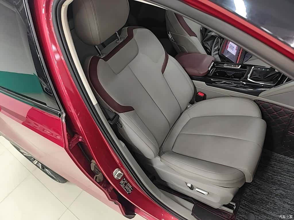 Wuling RS-5, 2019 25