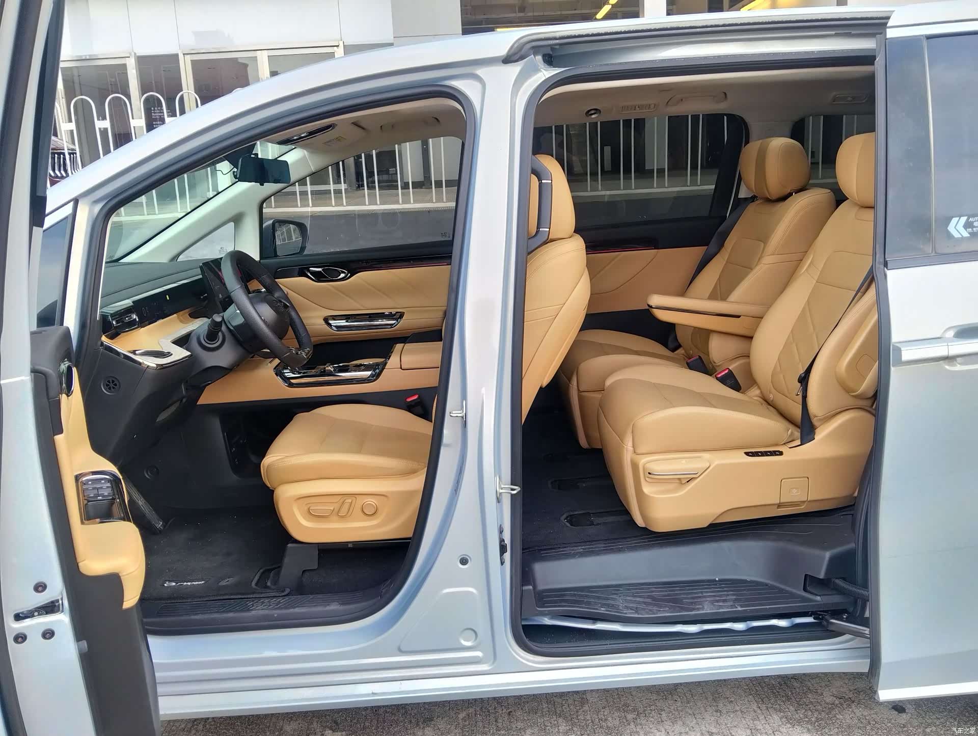 Trumpchi E8, 2024 10