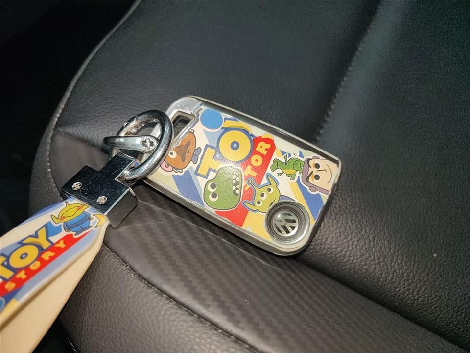 Volkswagen T-ROC exploring Songs