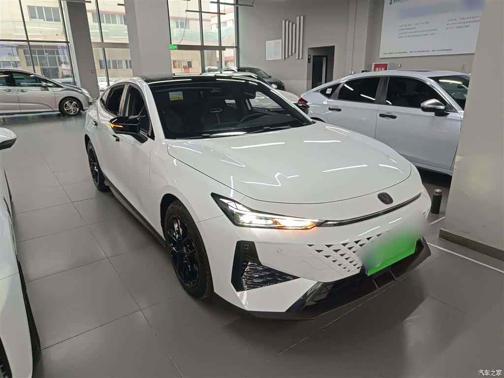 Changan UNI-V, 2024 4