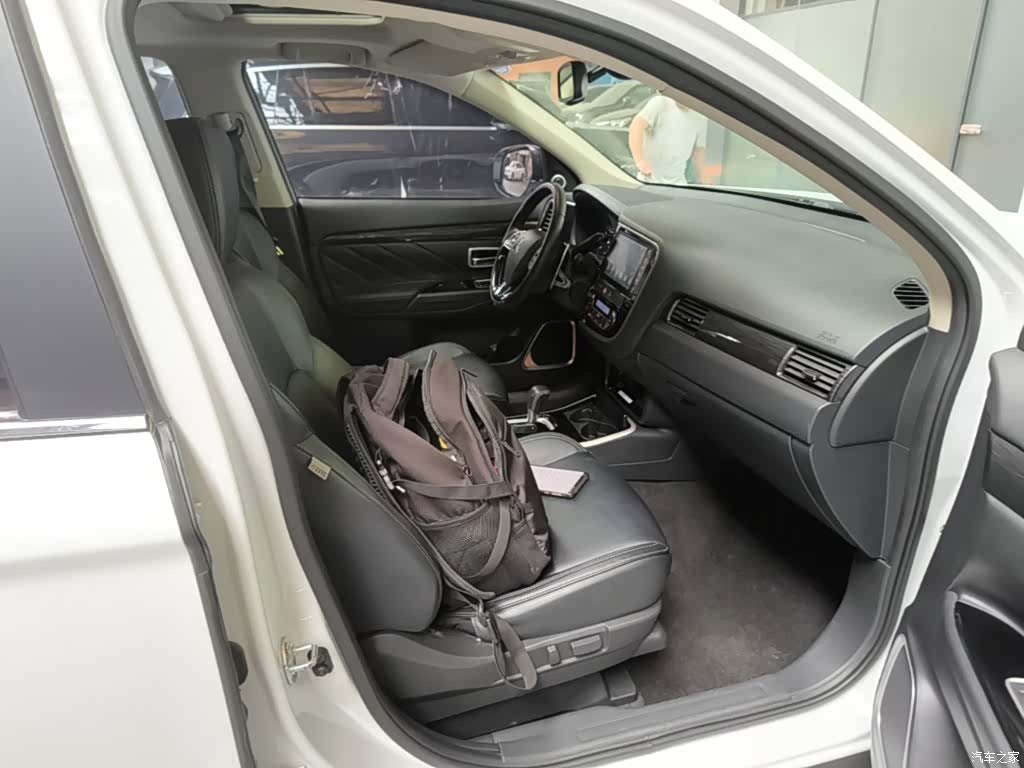 Mitsubishi Outlander, 2020 25