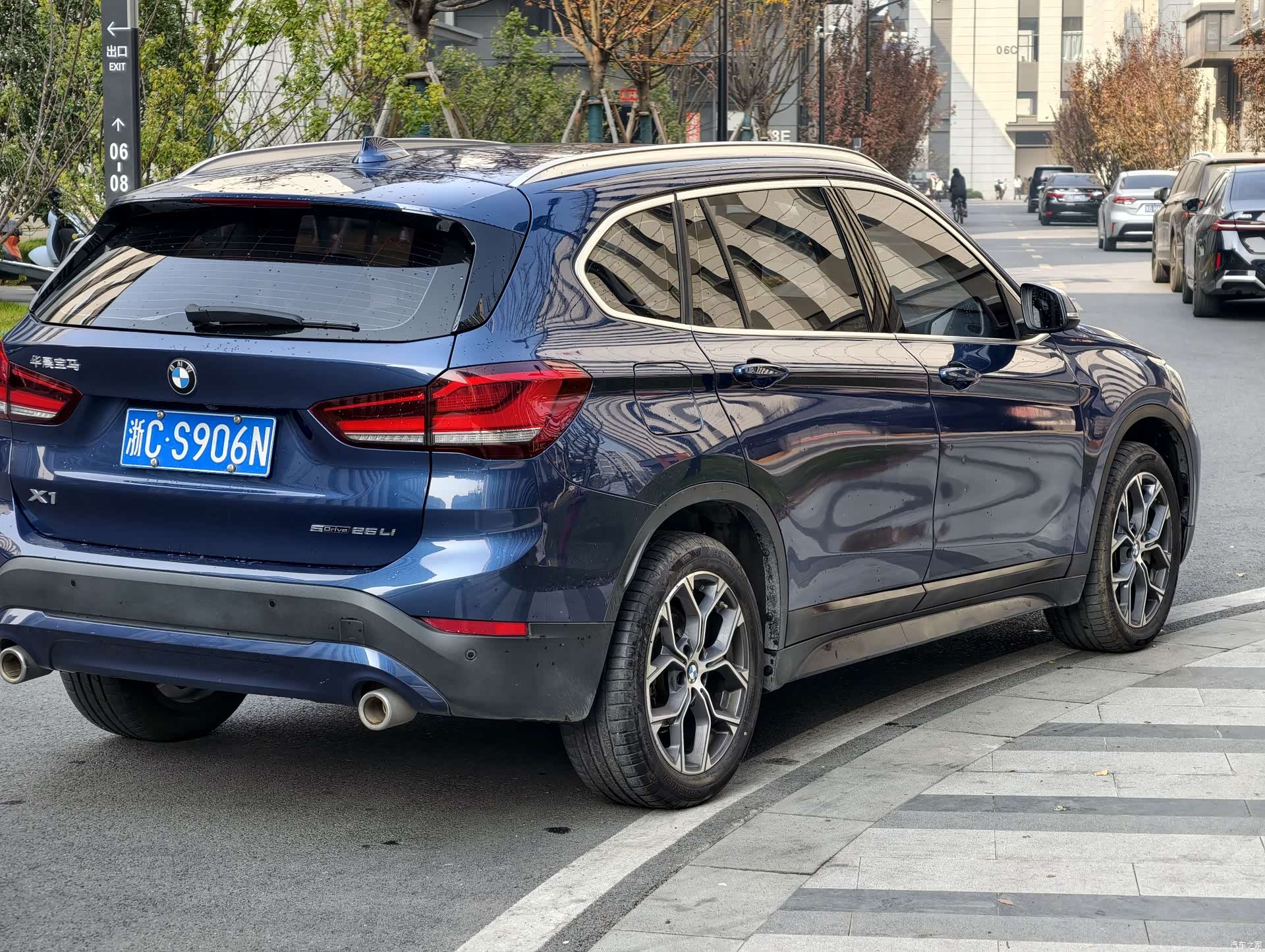 BMW X1, 2021 все фото