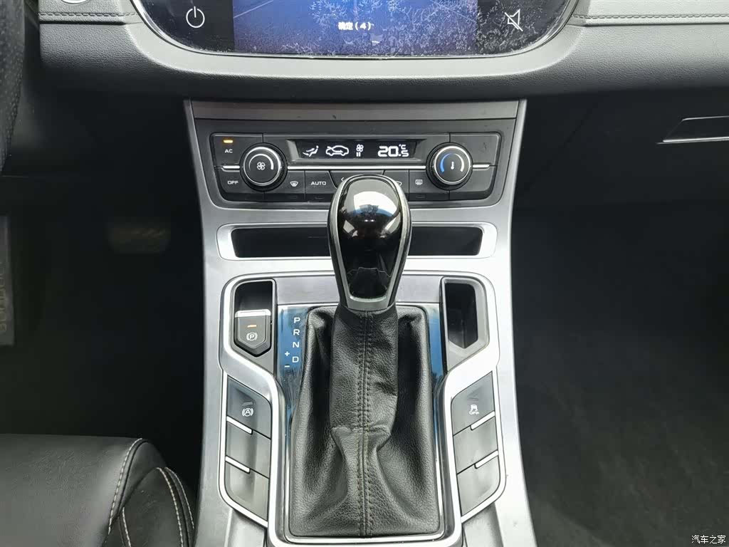 Geely Emgrand, 2018 13