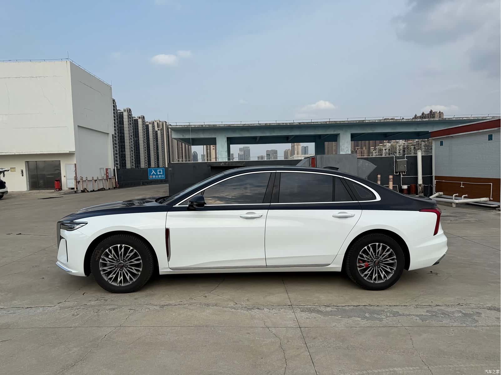 Hongqi H5, 2024 3