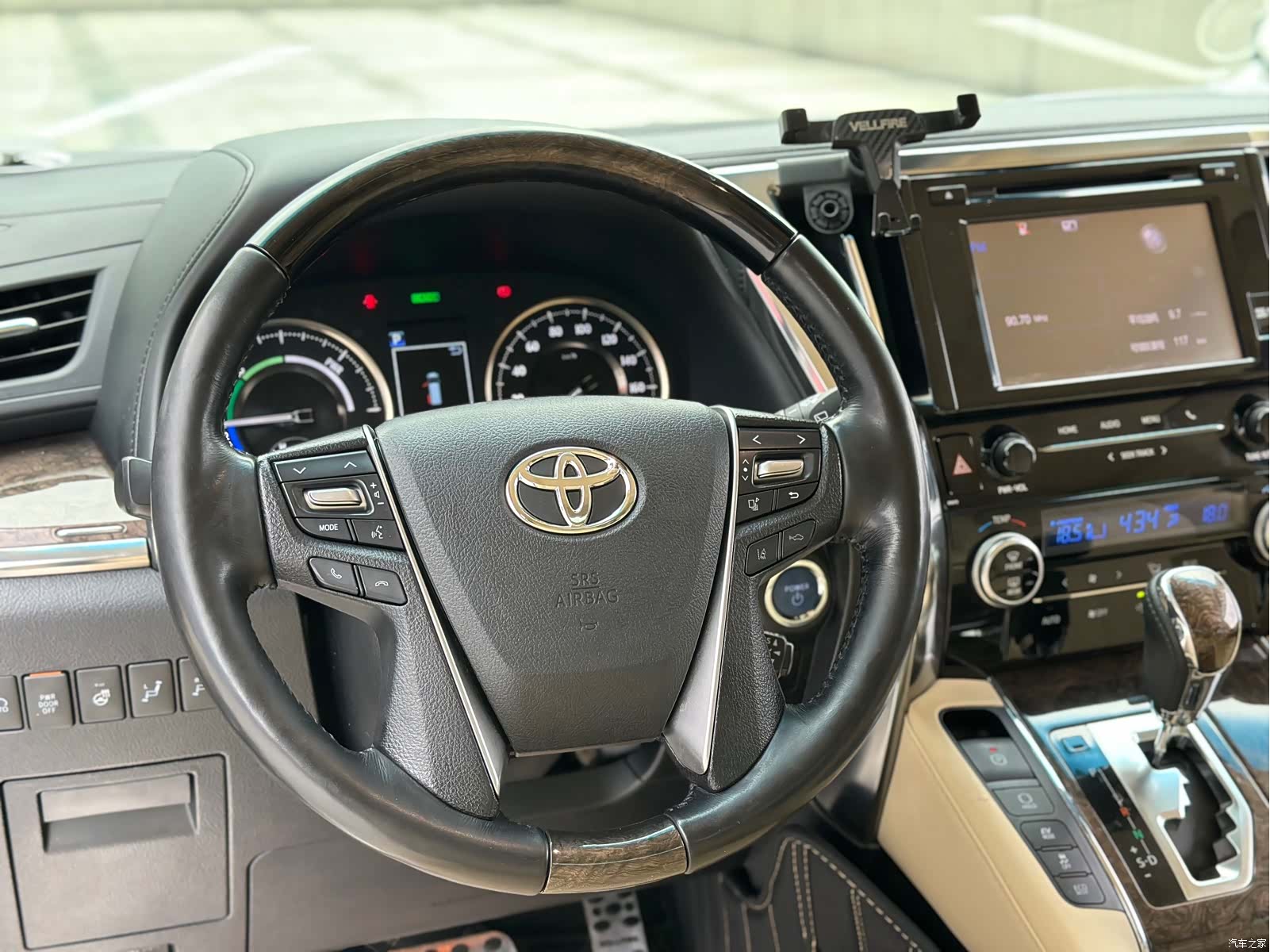 Toyota Vellfire, 2020 8