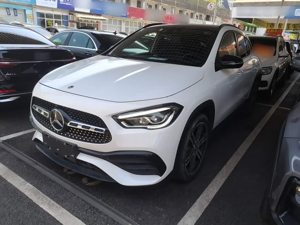 Mercedes-Benz GLA