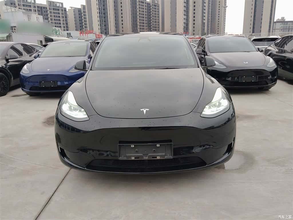 Tesla Model Y, 2023 3