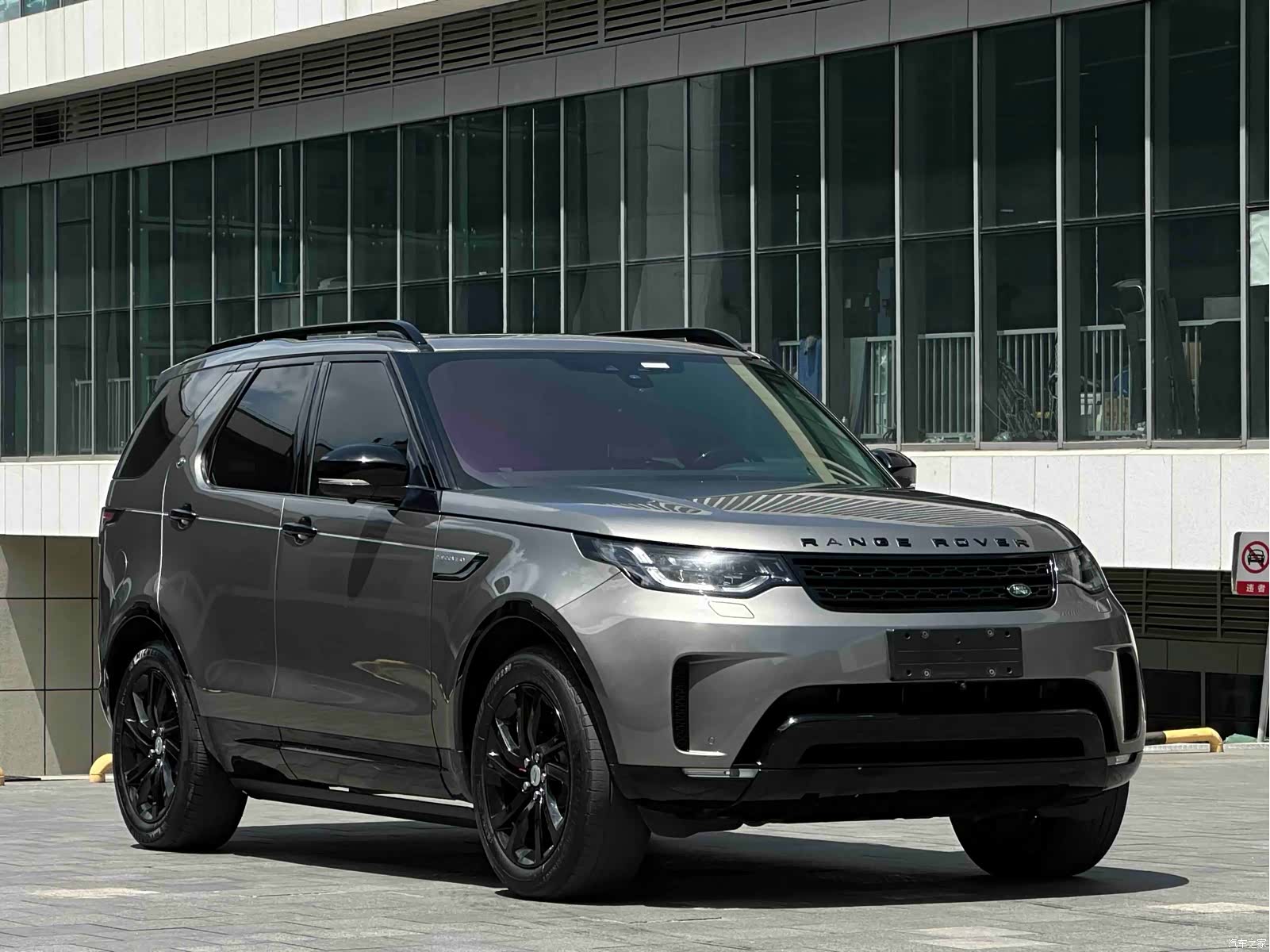 Land Rover Discovery, 2018 3