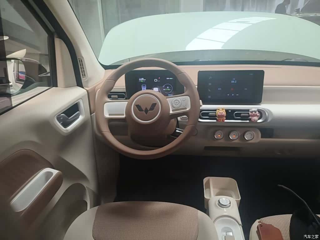 Wuling MINIEV, 2024 11