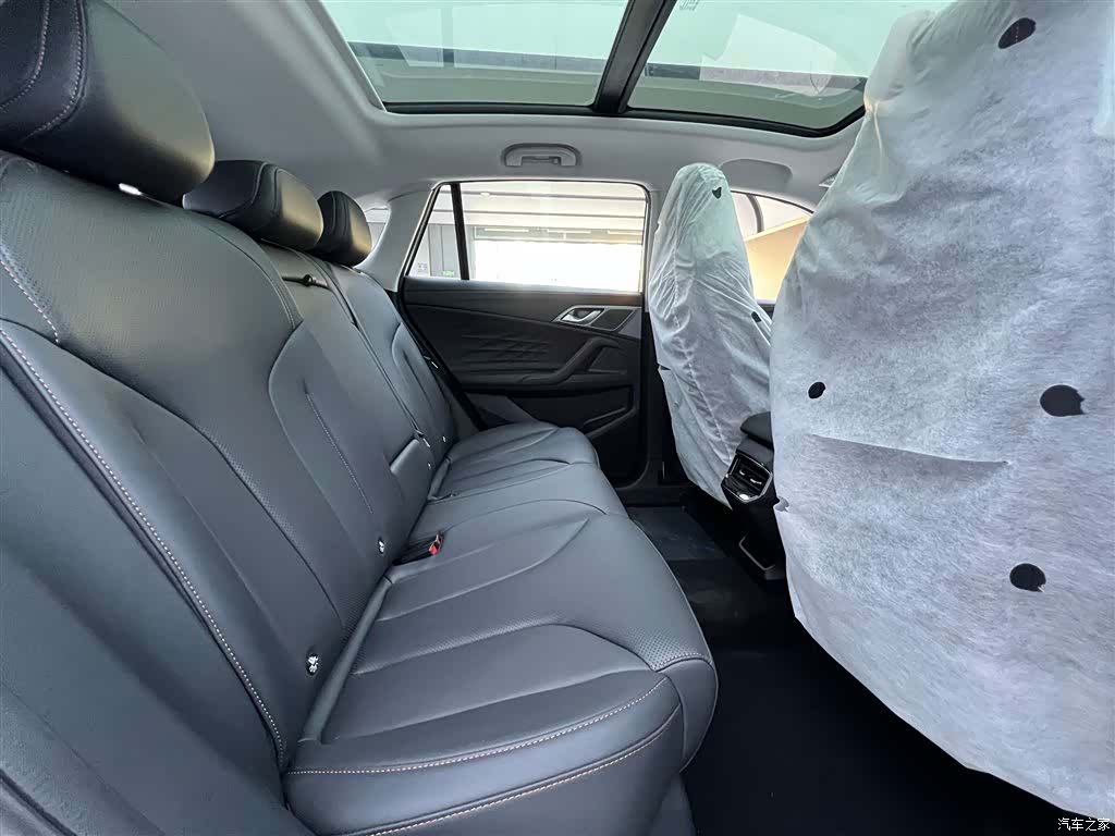 Roewe RX5, 2023 17