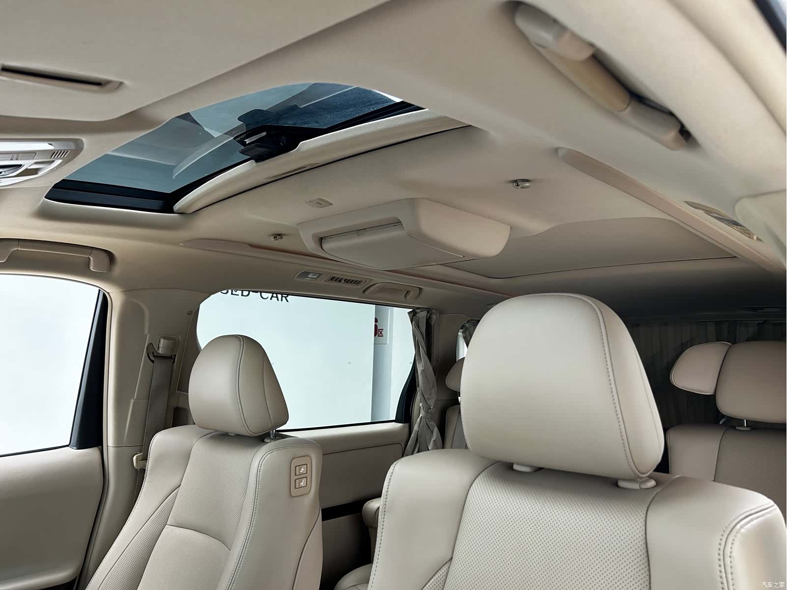 Toyota Alphard, 2015 9