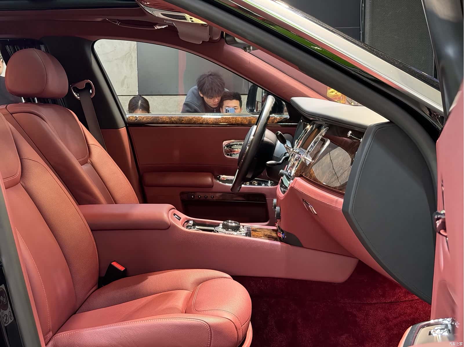 Rolls-Royce Ghost, 2015 25