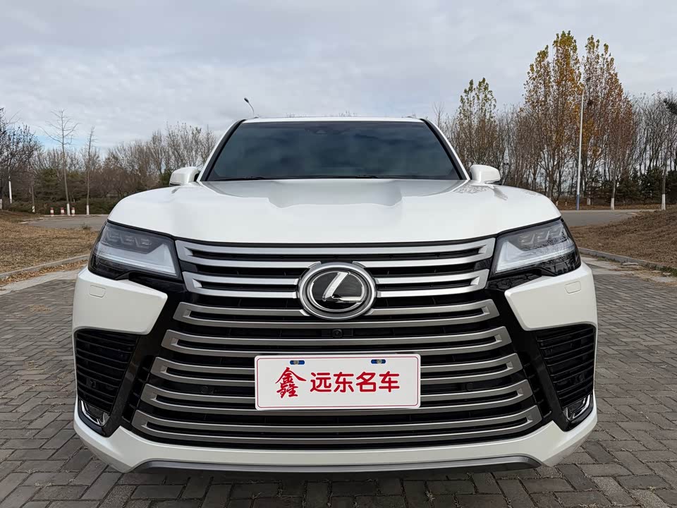 Lexus LX