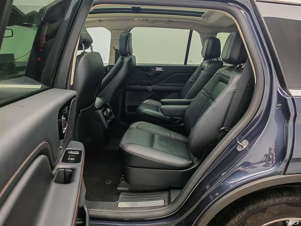 Lincoln Aviator, 2023 15