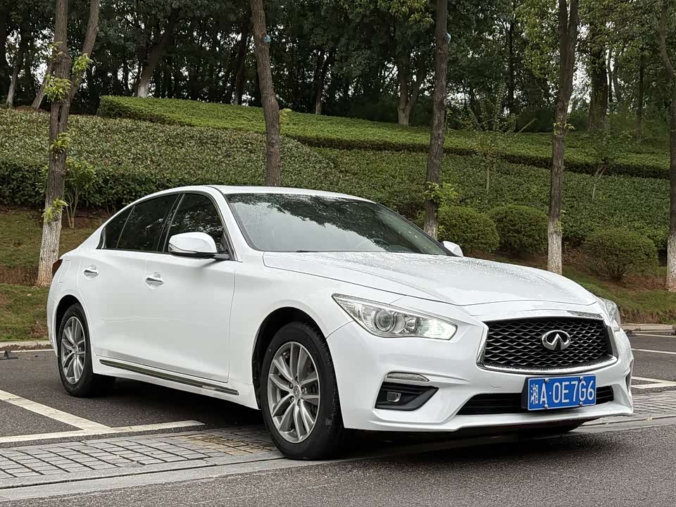 Infiniti Q50L