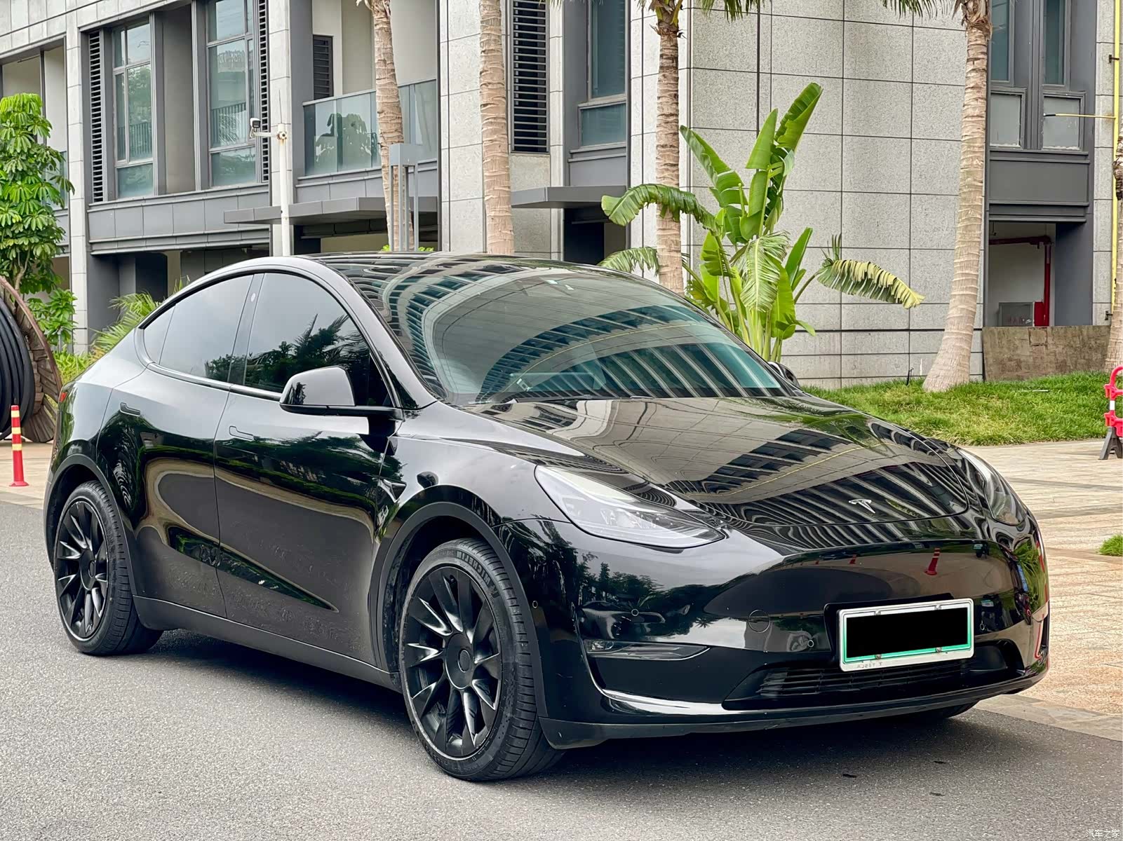 Tesla Model Y, 2021 3