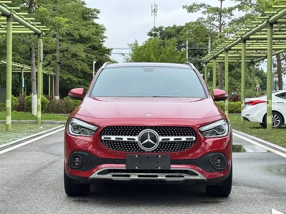 Mercedes-Benz GLA