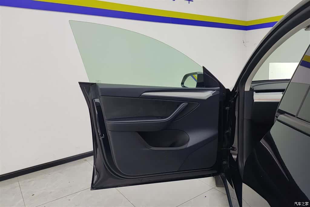 Tesla Model Y, 2024 7