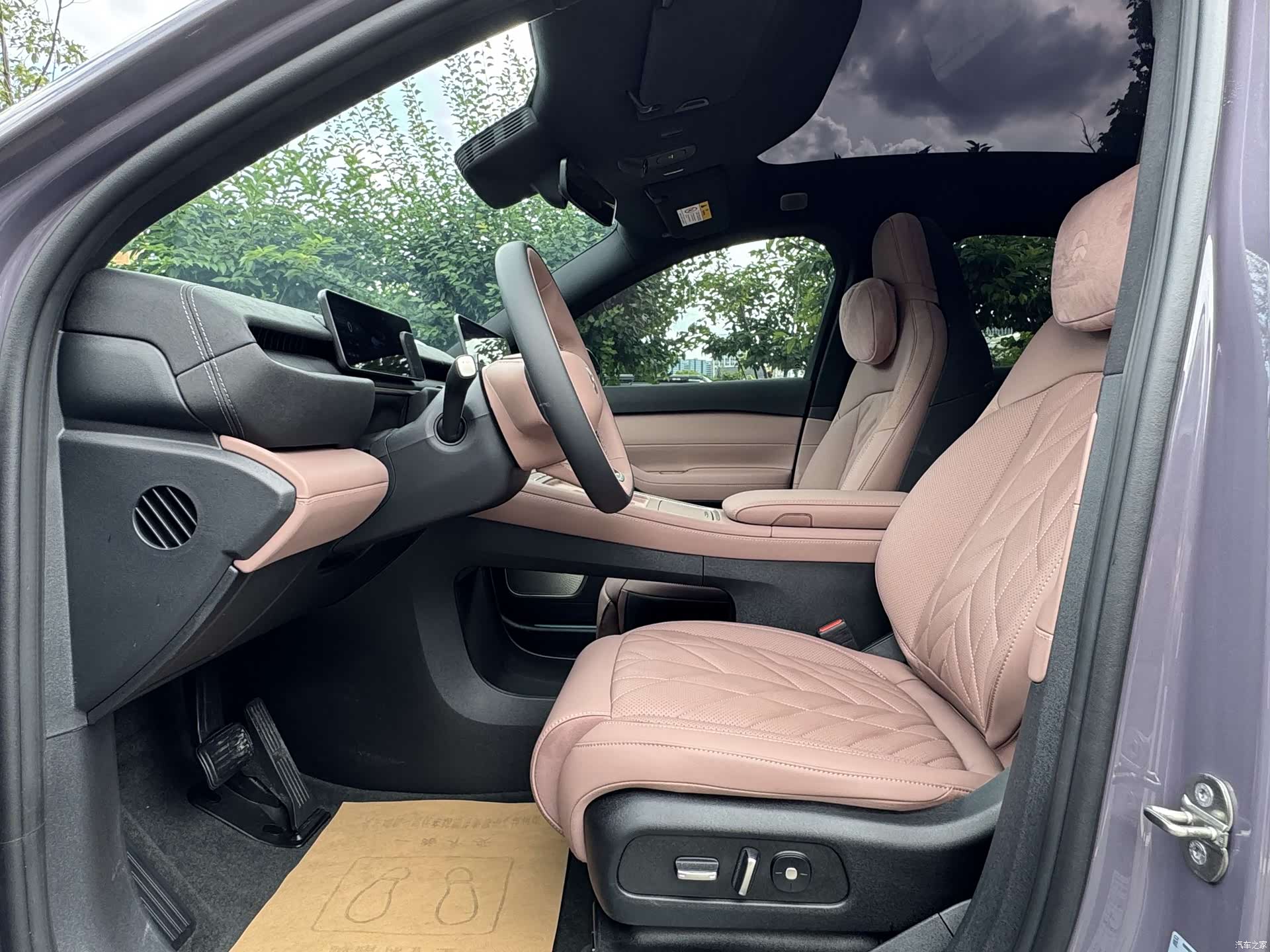 NIO EC6, 2025 11