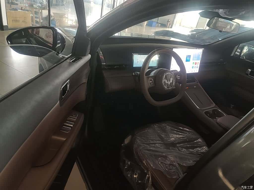 Wuling Starlight, 2025 16