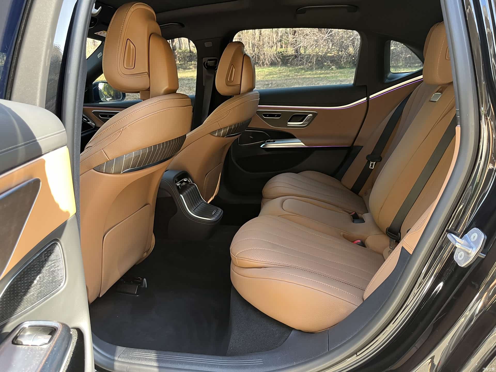 Mercedes-Benz E-Class, 2024 8