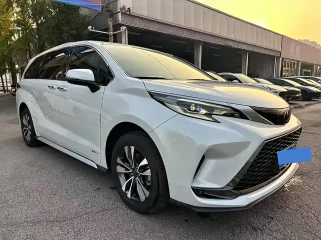 Toyota Granvia 2025 — купить из Китая под заказ
