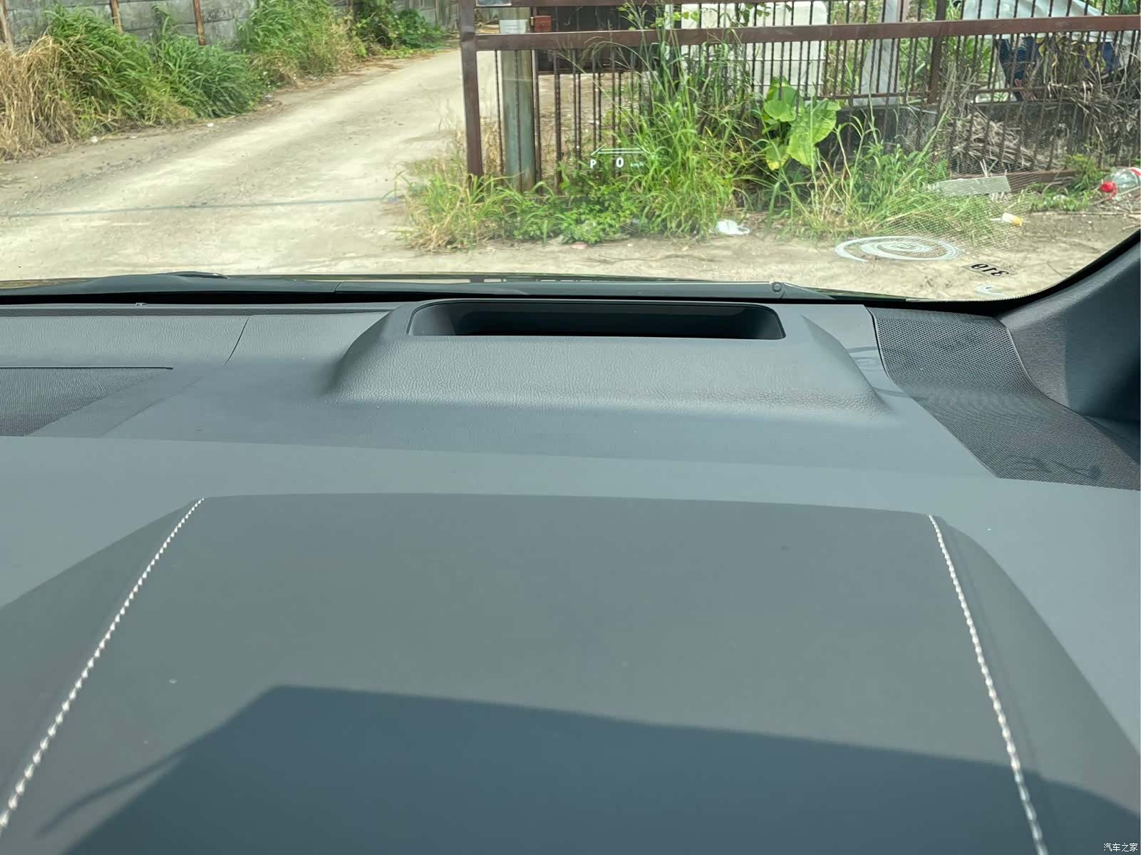 Toyota Alphard, 2025 10