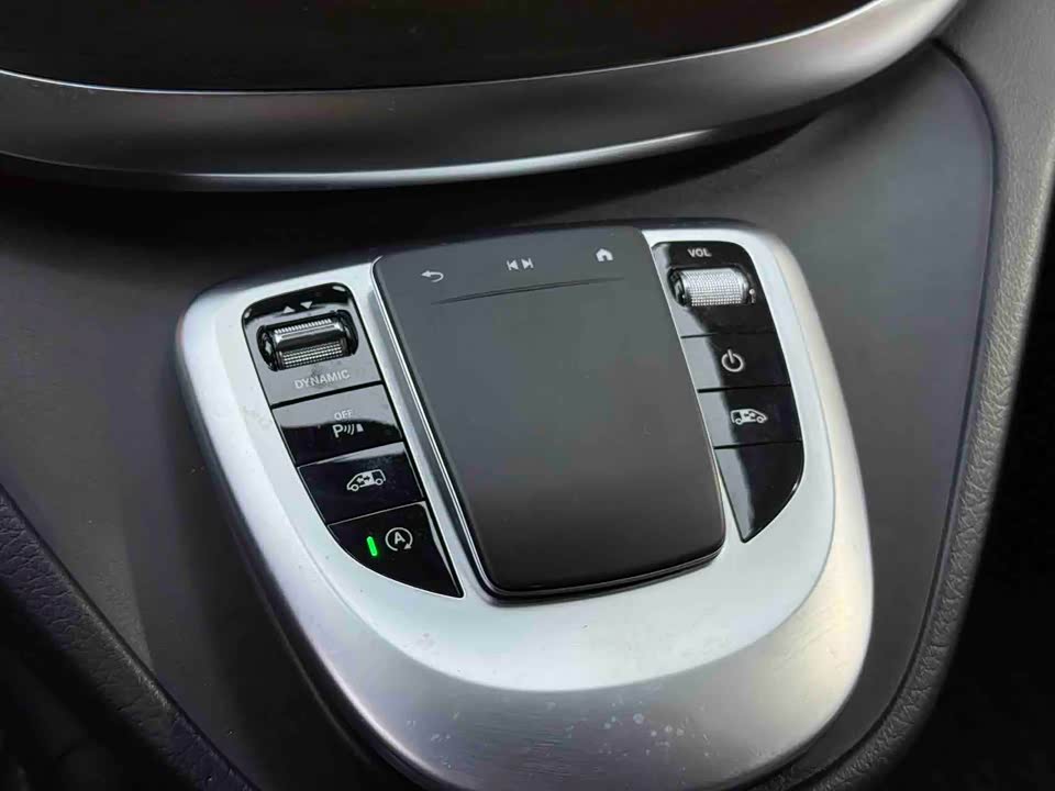 Mercedes-Benz V-class