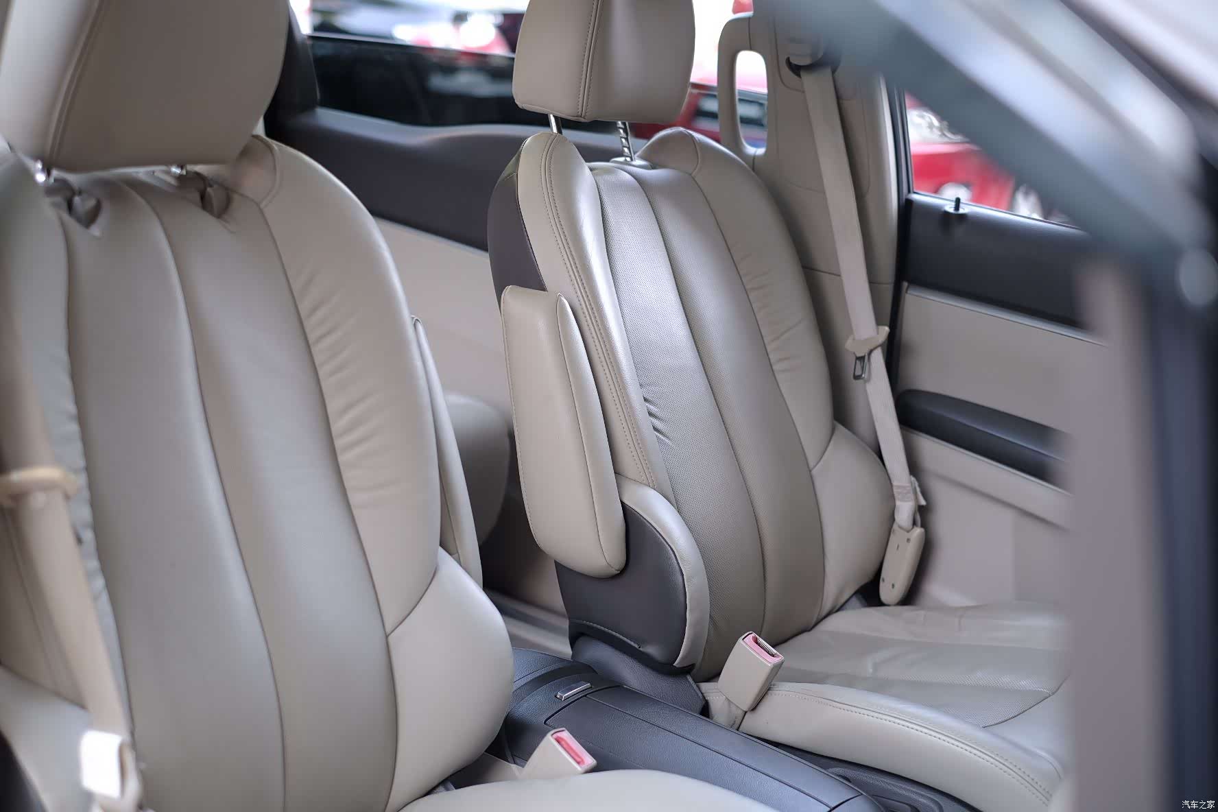 Buick GL8, 2011 54