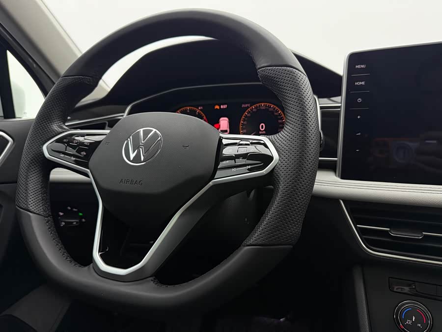 Volkswagen Tiguan L 2022, фото 11