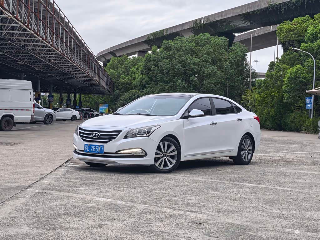 Hyundai Mistra 2014 1.8L AT Luxury DLX
