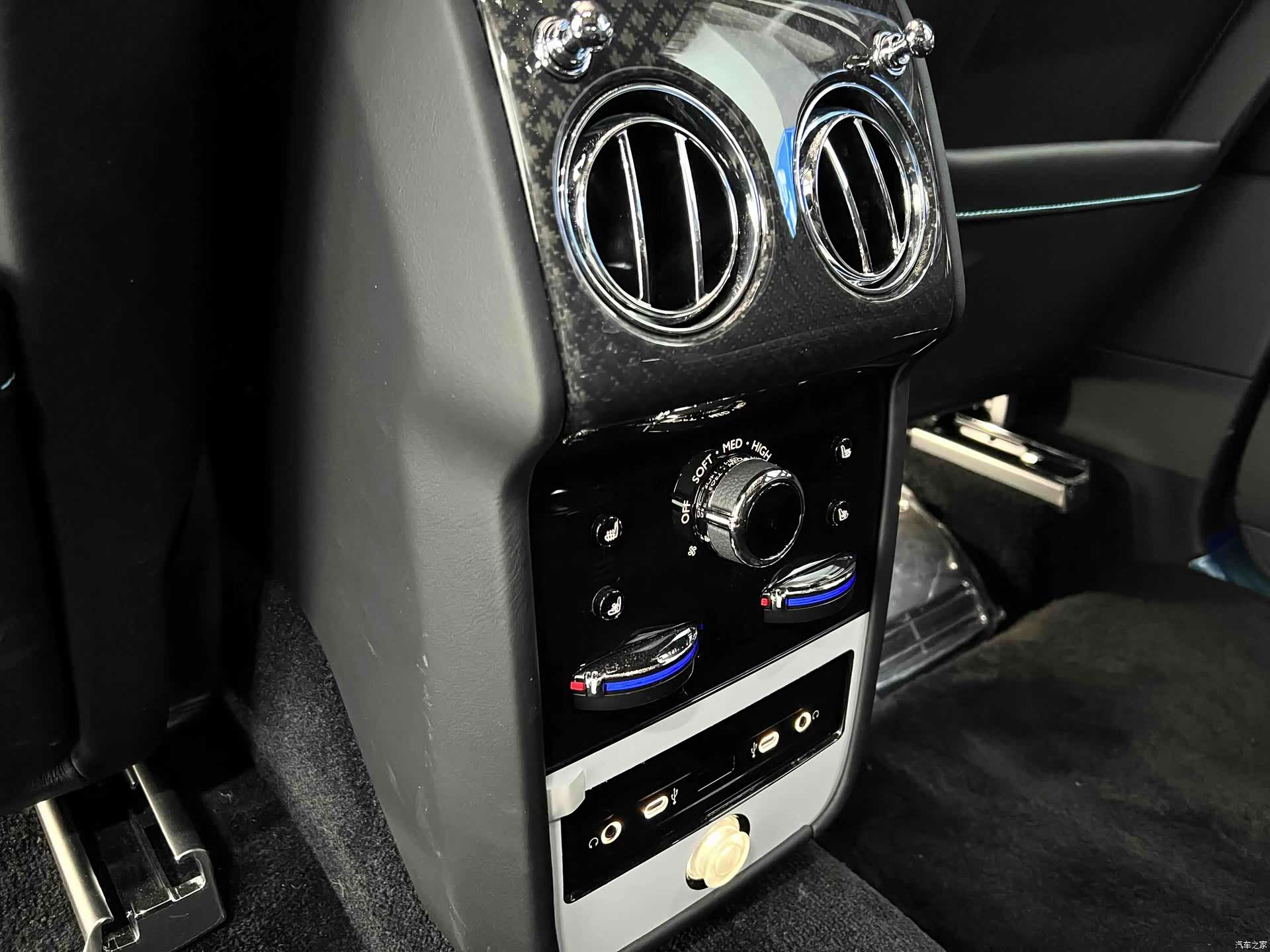 Rolls-Royce Cullinan, 2025 13