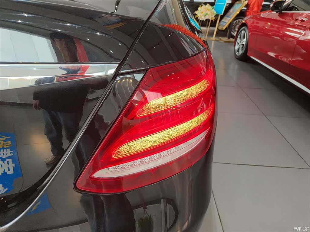 Mercedes-Benz E-Class, 2018 24