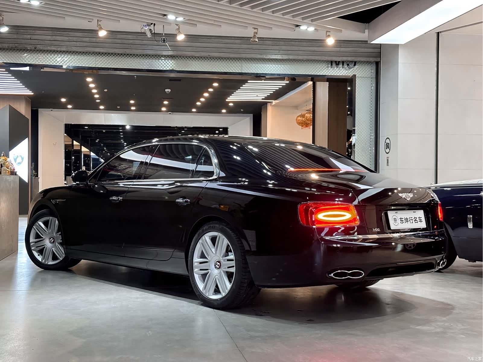 Bentley Flying Spur, 2019 4