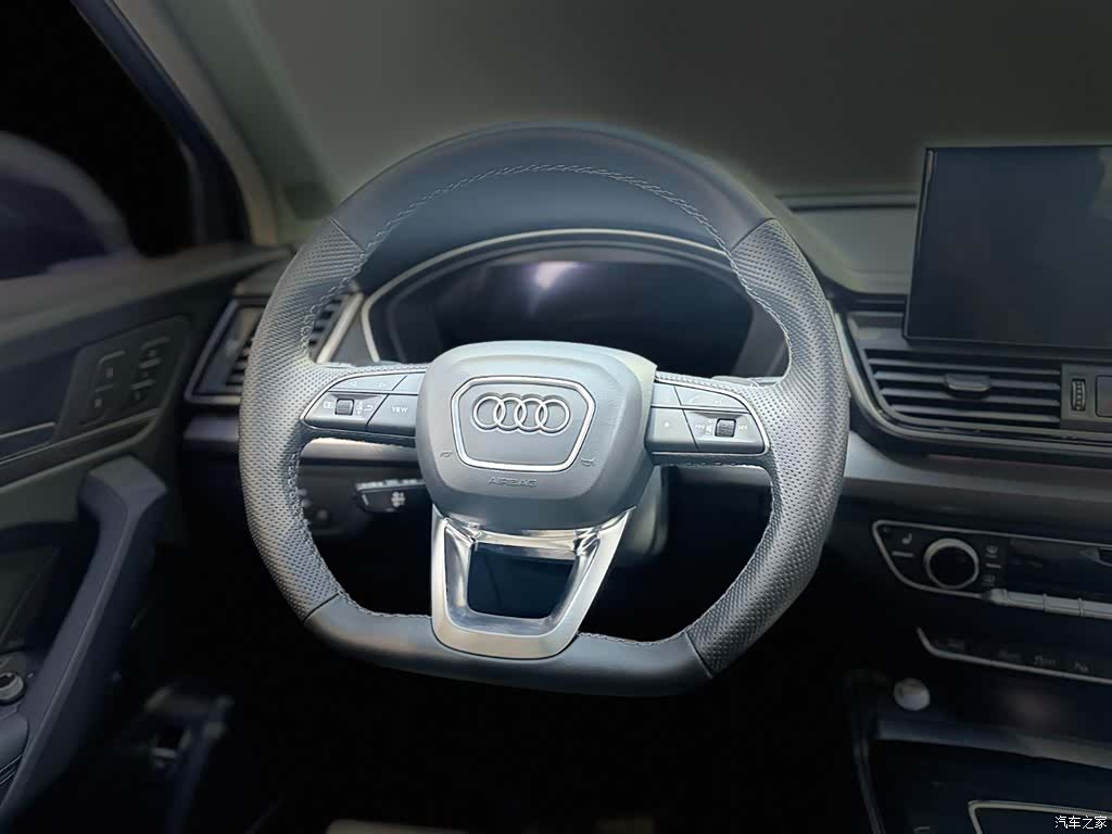 Audi Q5L, 2022 13