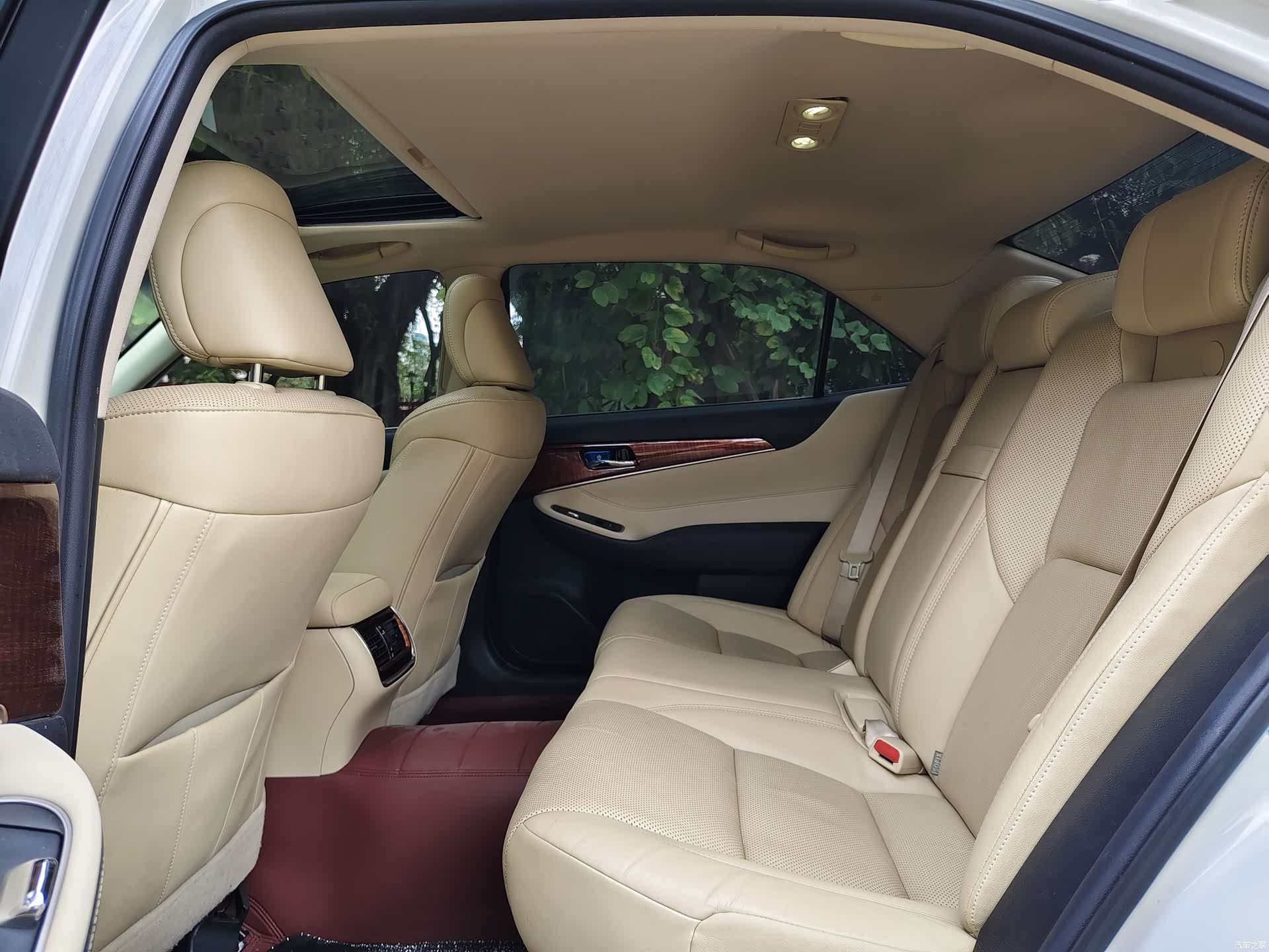 Toyota Crown, 2016 7