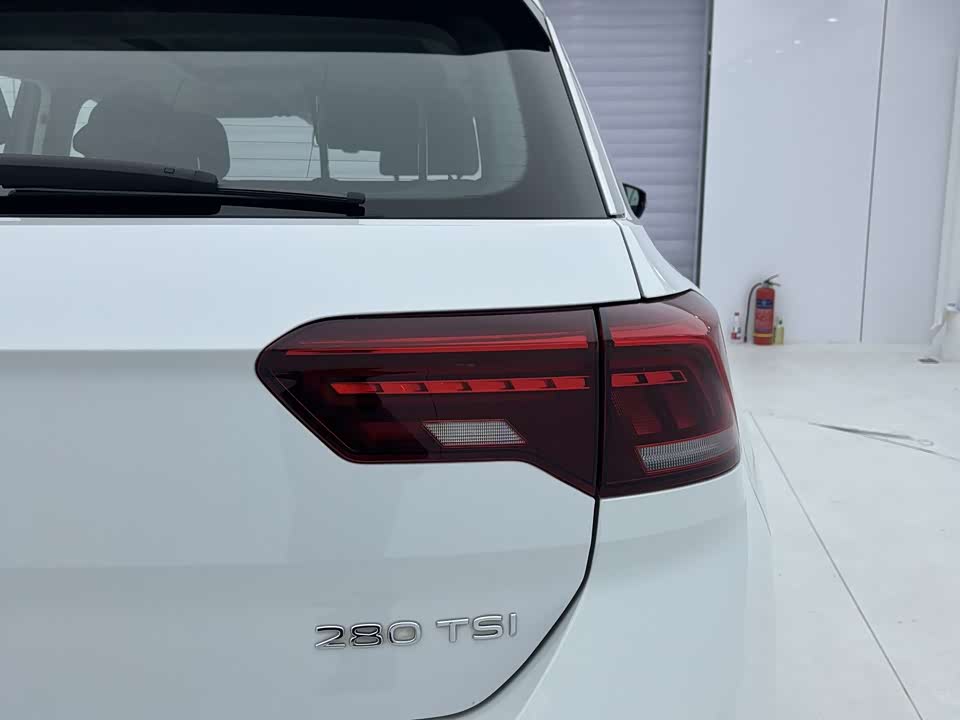 Volkswagen T-ROC exploring Songs