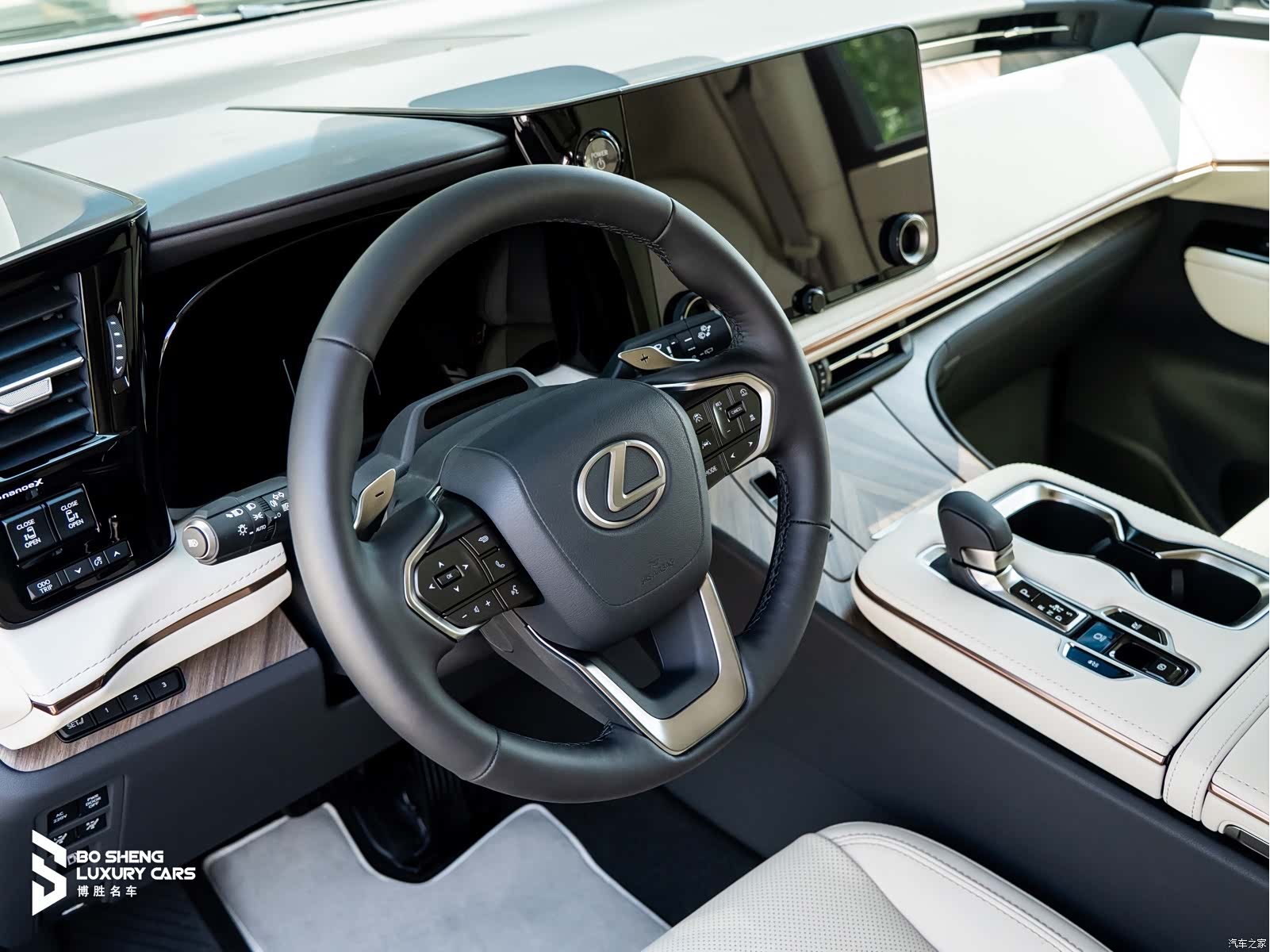 Lexus LM, 2025 48
