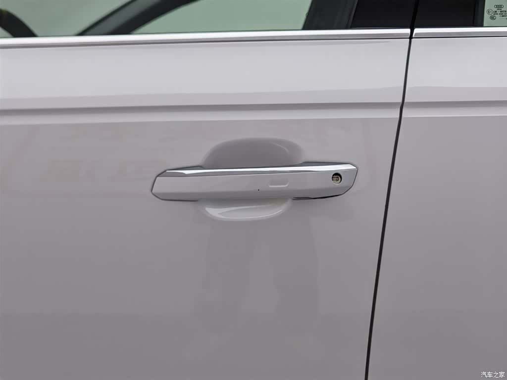 Audi A4L, 2019 18