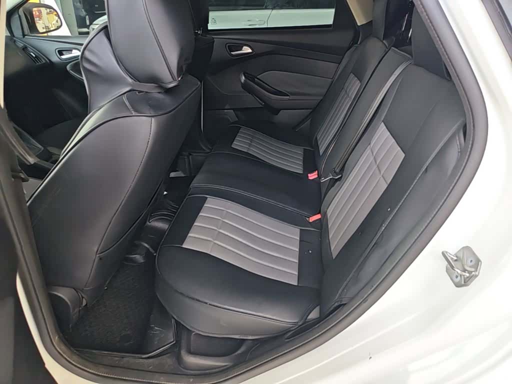 Ford Focus, 2014 17