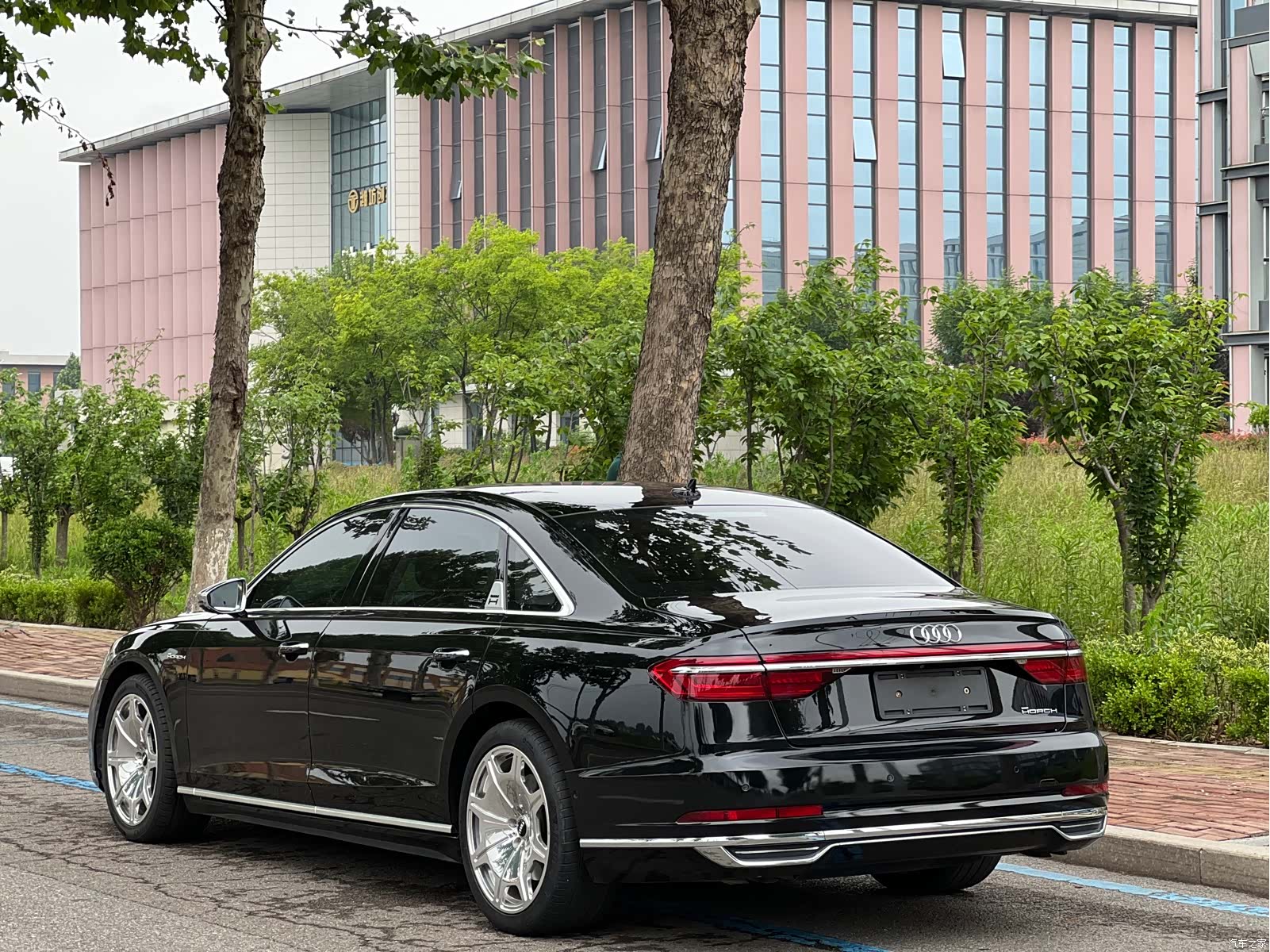 Audi A8L, 2019 4